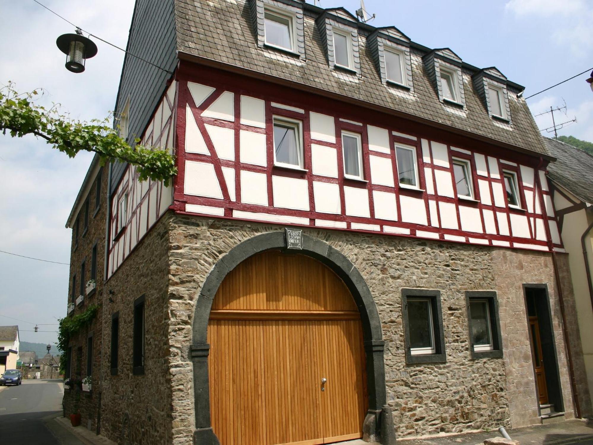 A Modern Holiday Home By The River Mosel Moselkern Exterior photo